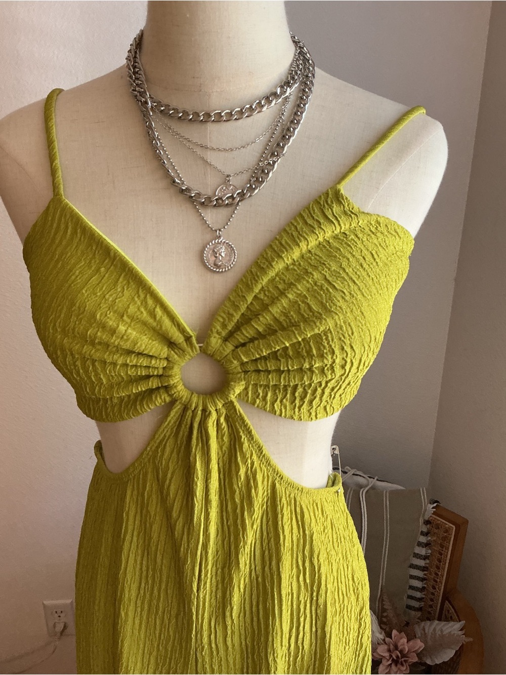 Windsor Lime Cutout Jumpsuit with Ring Detail - Picture 6 of 8